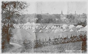 Das neuseeländischen Brigade-Lager auf Leichlingens Cremers Wiesen im Jahr 1919 (Bildarchiv StA Leichlingen, Sammlung Josef Herweg - erstmalig abgedruckt in: Josef Herweg: Leichlingen in alten Ansichten, Zaltbommel 1976, Bild Nr. 35).