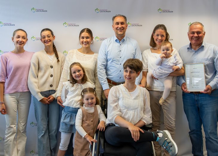 Sophia ist da – Bürgermeister Frank Steffes überreicht Ehrenpatenschaftsurkunde