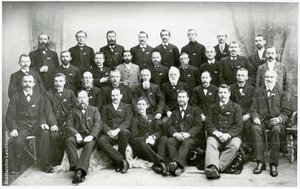 Mitglieder des „Lesevereins Eintracht Leichlingen“ anlässlich  des 25jährigen Vereins-jubiläums, 1896 (Quelle: Stadtarchiv Leichlingen).